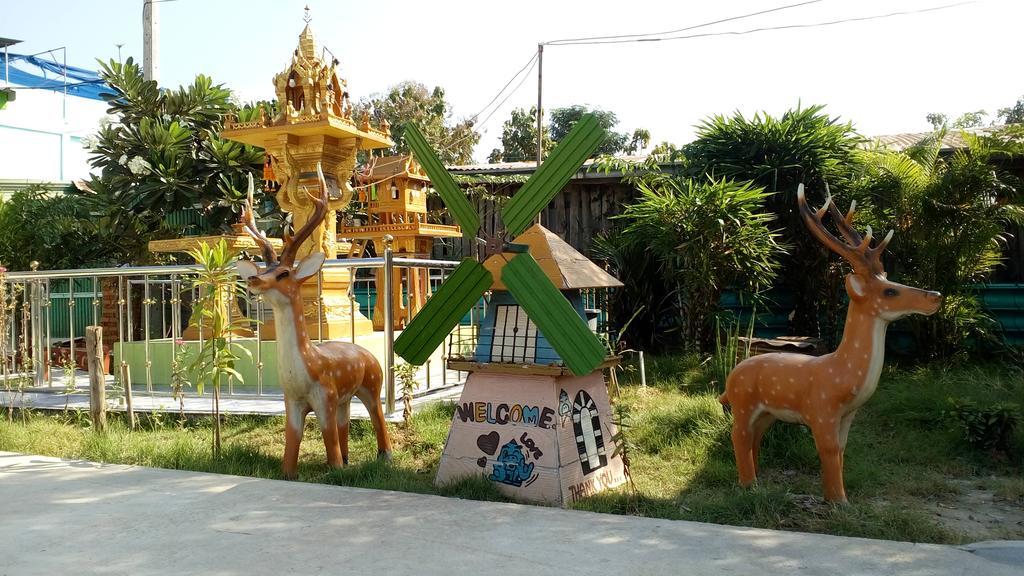Rueangsrisiri Guesthouse 2 Sukhothai Eksteriør bilde